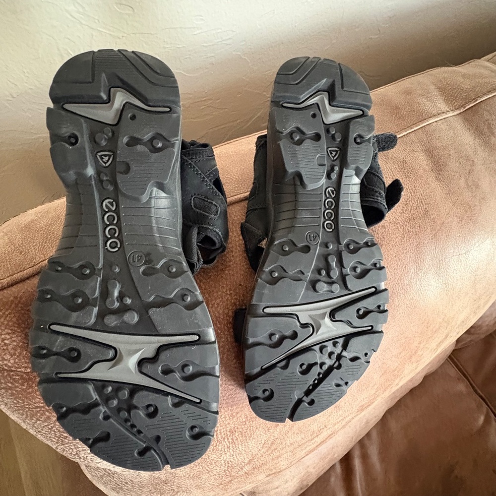 ECCO Nubuck Outdoor Sandal - SZ 41 (SZ 10 - 10.5) - Picture 13 of 16